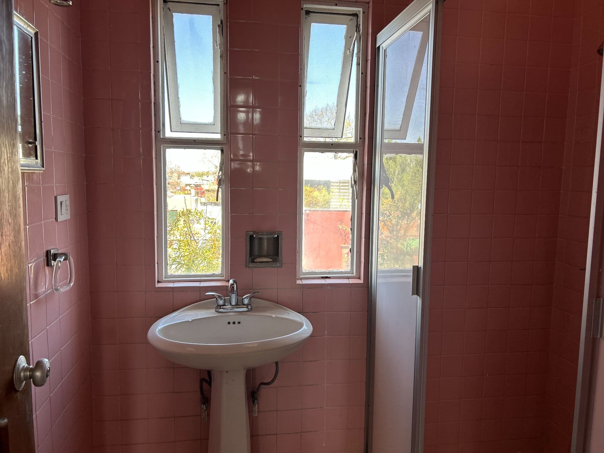 Casa Naranjo — San Miguel de Allende Centro, San Miguel de Allende — photo 21 — bright, airy bathroom with expansive views