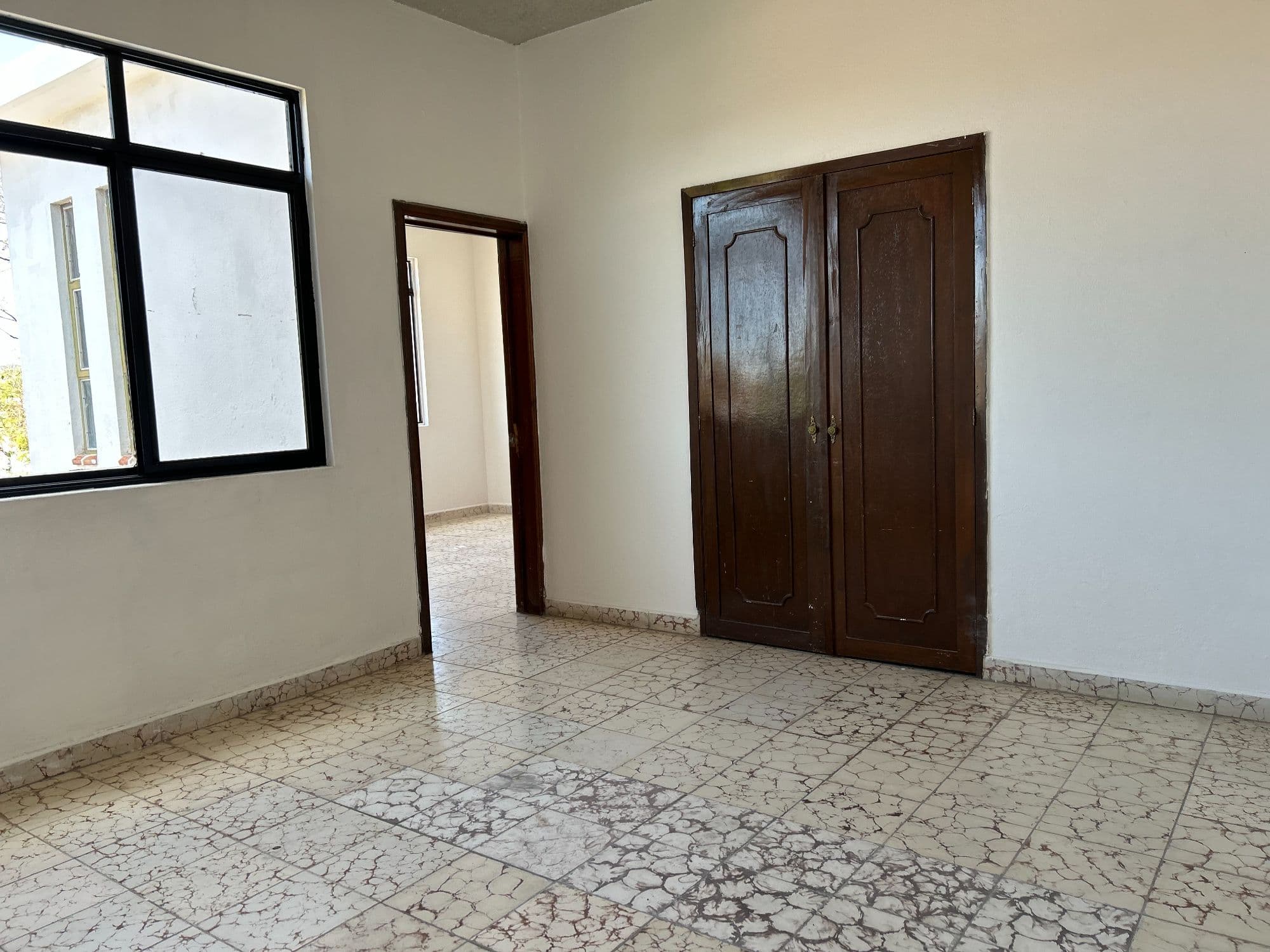 Casa Naranjo — San Miguel de Allende Centro, San Miguel de Allende — photo 24 — luminous interiors, traditional wooden doors