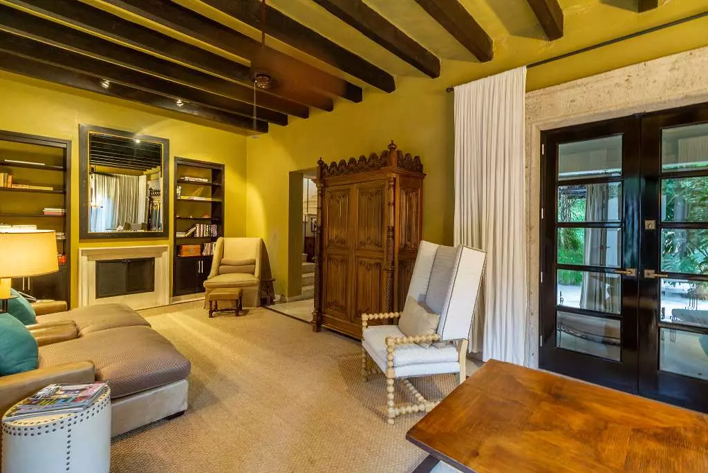Casa Stream — Centro, San Miguel de Allende — photo 5 — radiant sunlit salon with architectural charm