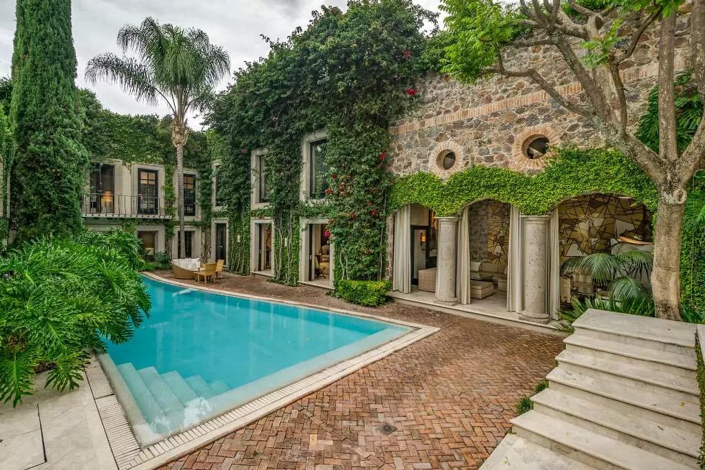 Casa Stream — Centro, San Miguel de Allende — photo 16 — enchanting courtyard with sparkling pool oasis