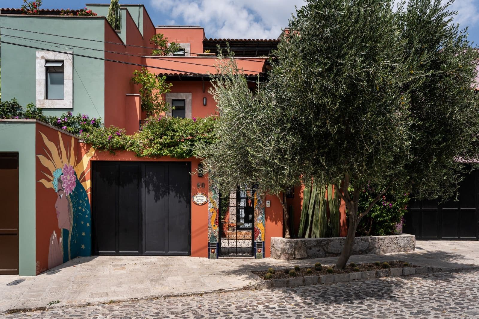 Casa Picaflores — Guadalupe, San Miguel de Allende — photo 2 — charming courtyard, vibrant colonial architecture