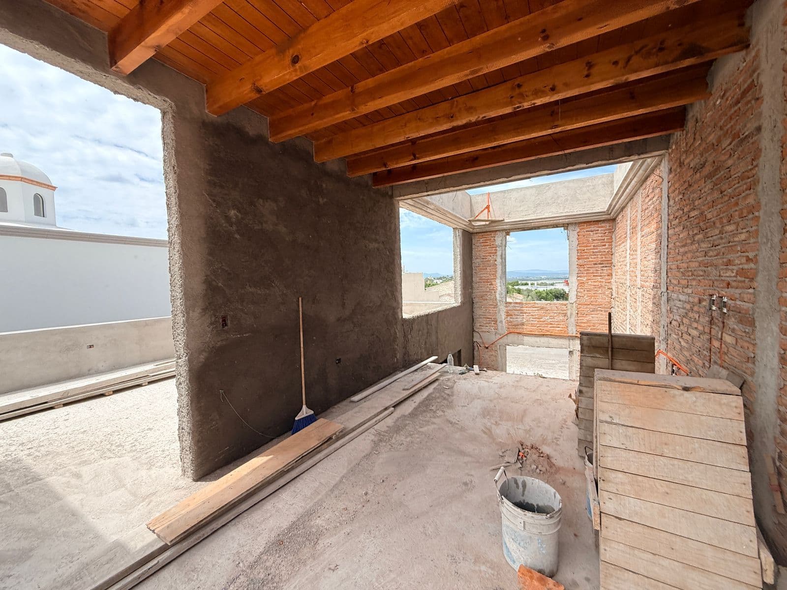 Casa Sanmiguelense — Las Campanas, San Miguel de Allende — photo 7 — soaring beams, panoramic valley views