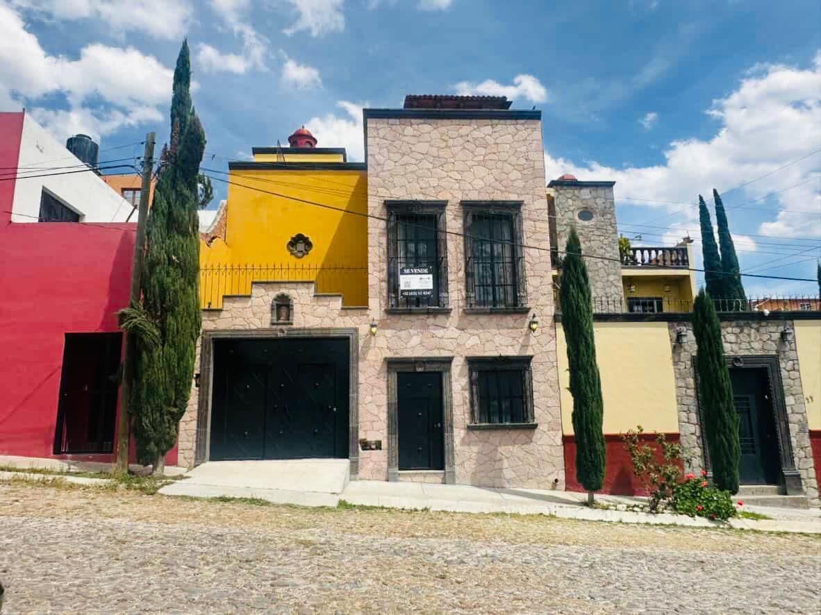Casa La Lomita — La Lomita, San Miguel de Allende — photo 24 — charming stone facade, vibrant mexican character
