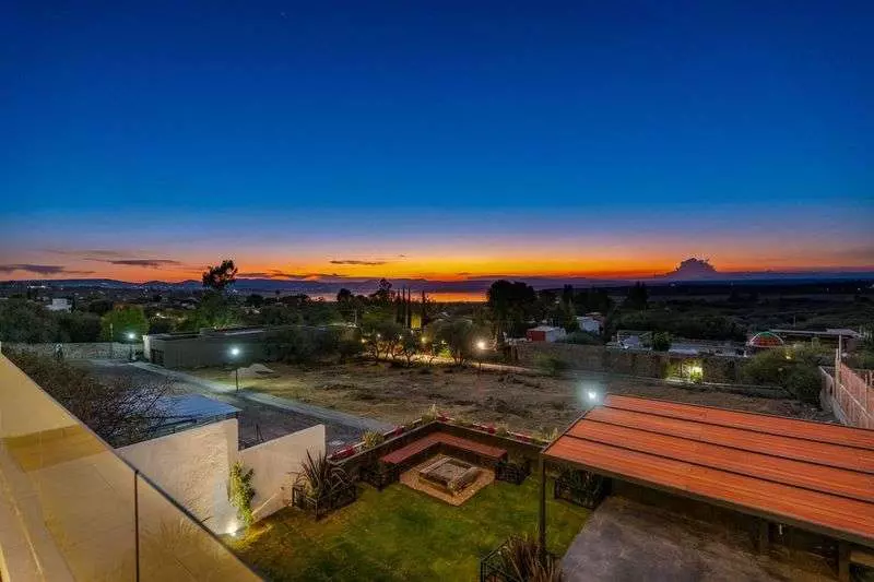 Casa De La Vista — Residencial Malanquin la Mesa, San Miguel de Allende — photo 18 — sunset views, refined outdoor entertaining spaces