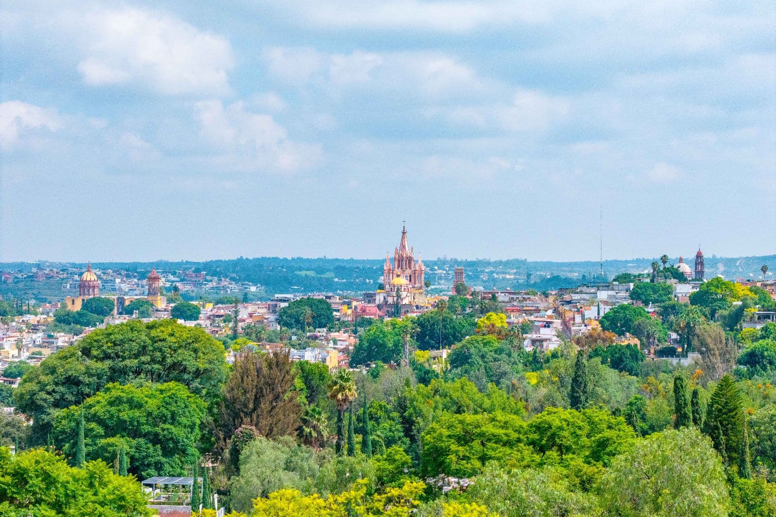 Fraccion III Ojo de Agua — Ojo de Agua, San Miguel de Allende — photo 8 — breathtaking panoramic views, iconic spires