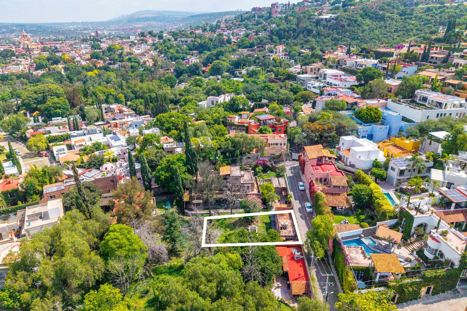 Fraccion III Ojo de Agua — Ojo de Agua, San Miguel de Allende — photo 3 — hillside sanctuary with verdant views