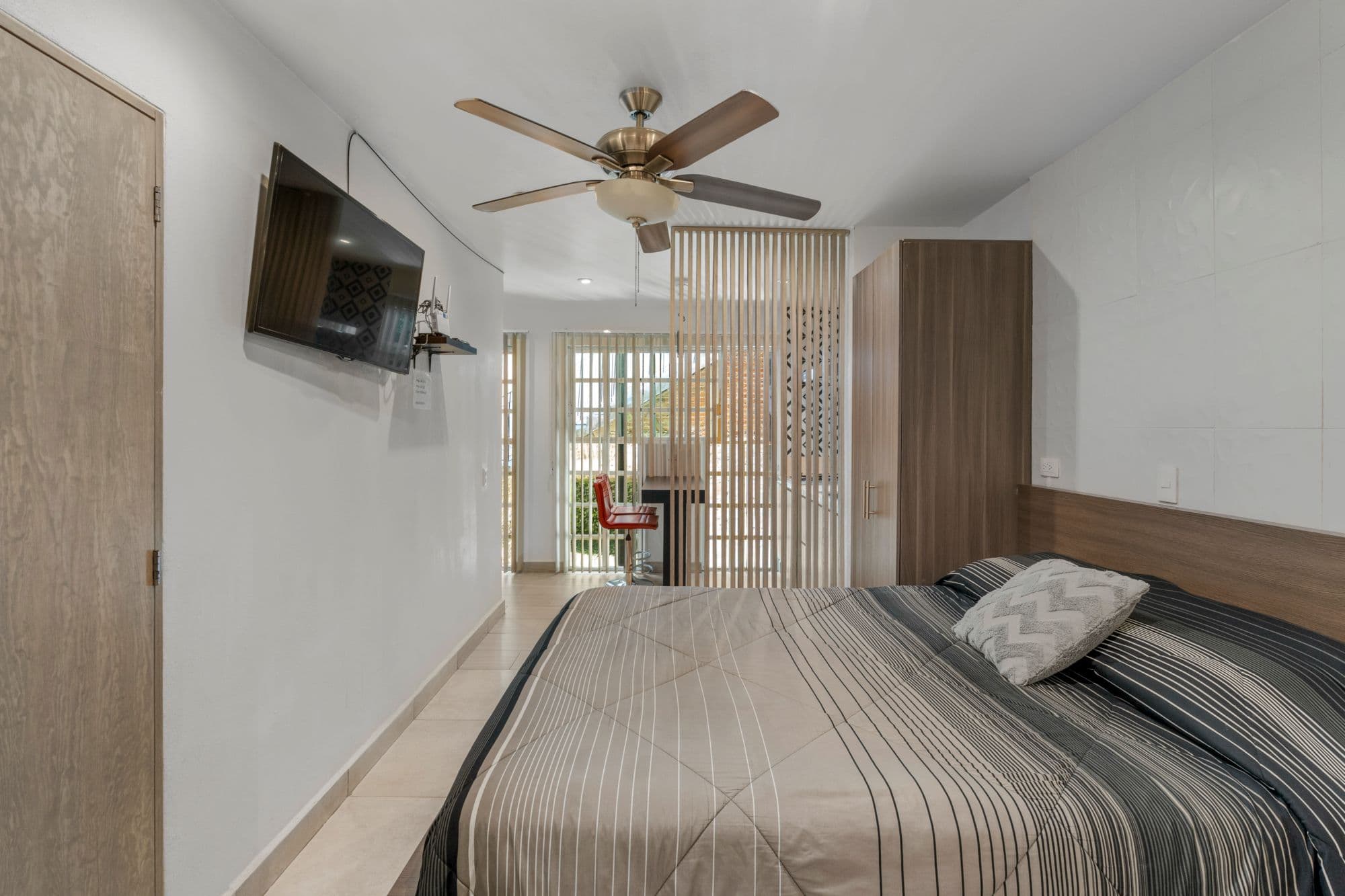 Depas Oratorio — Centro, San Miguel de Allende — photo 13 — contemporary master suite with garden views