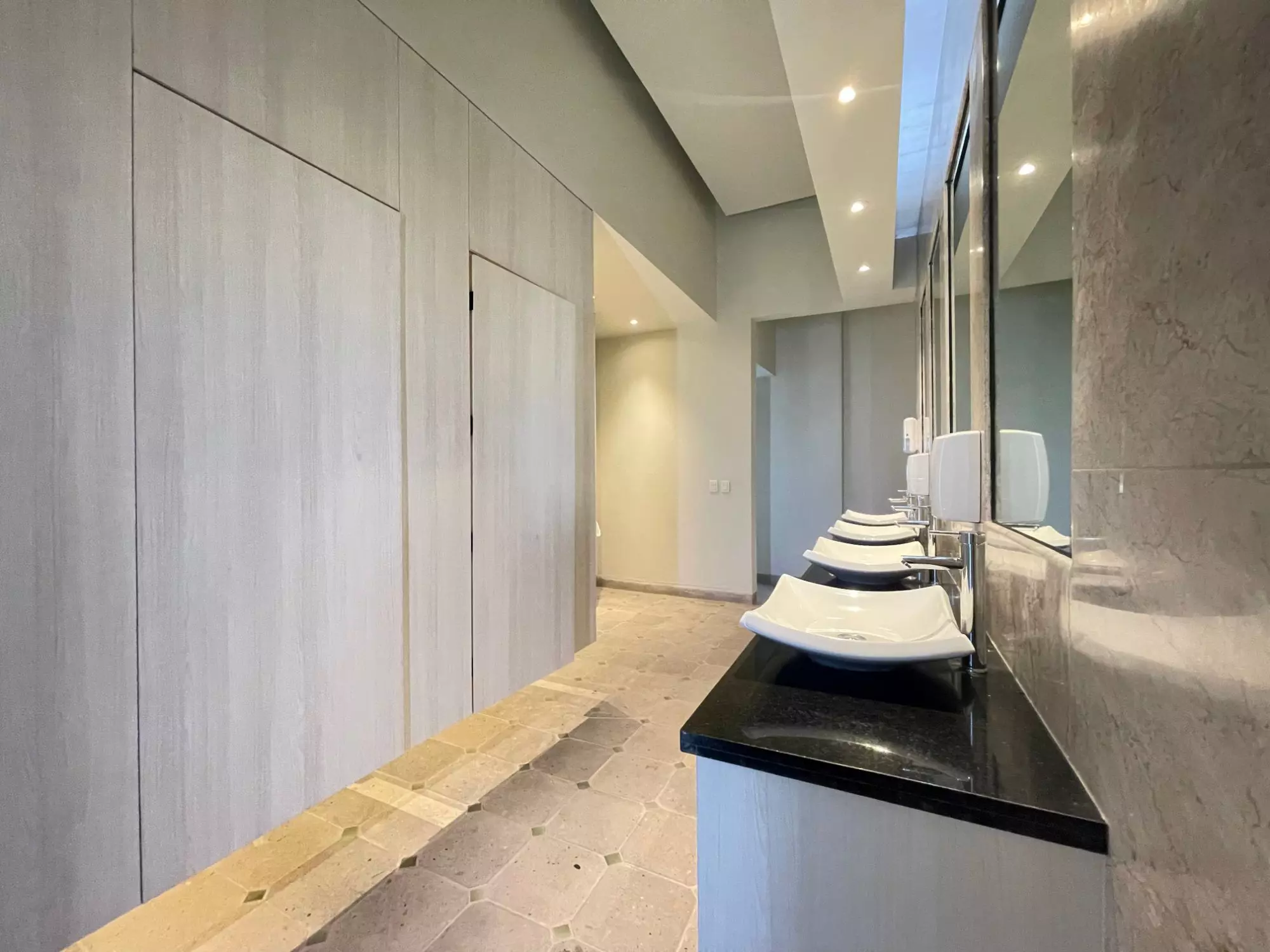 Casa Torreón PB — Atascadero (Arcos de San Miguel), San Miguel de Allende — photo 12 — sophisticated spa-like bathroom retreat