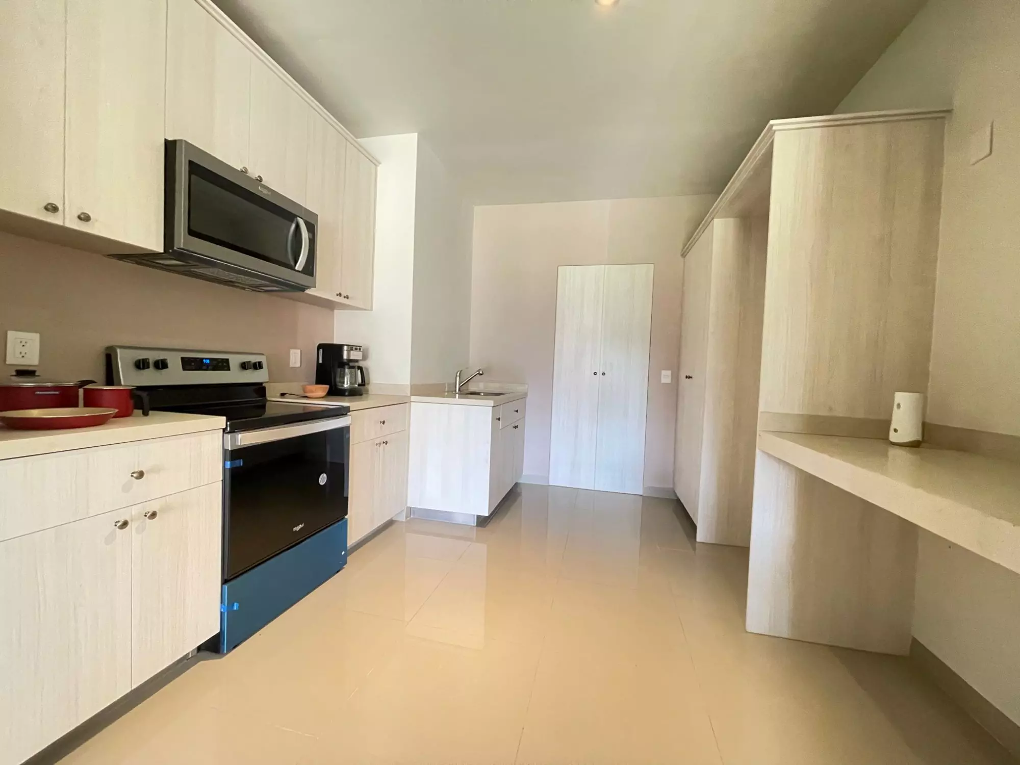 Casa Torreón PB — Atascadero (Arcos de San Miguel), San Miguel de Allende — photo 3 — bright, modern kitchen with elegant finishes