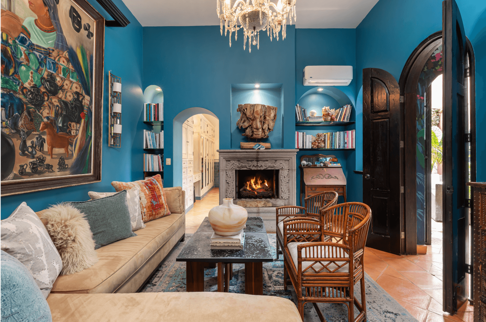 Casa del Arroyo — Ojo de Agua, San Miguel de Allende — photo 11 — vibrant turquoise sanctuary with artful elegance