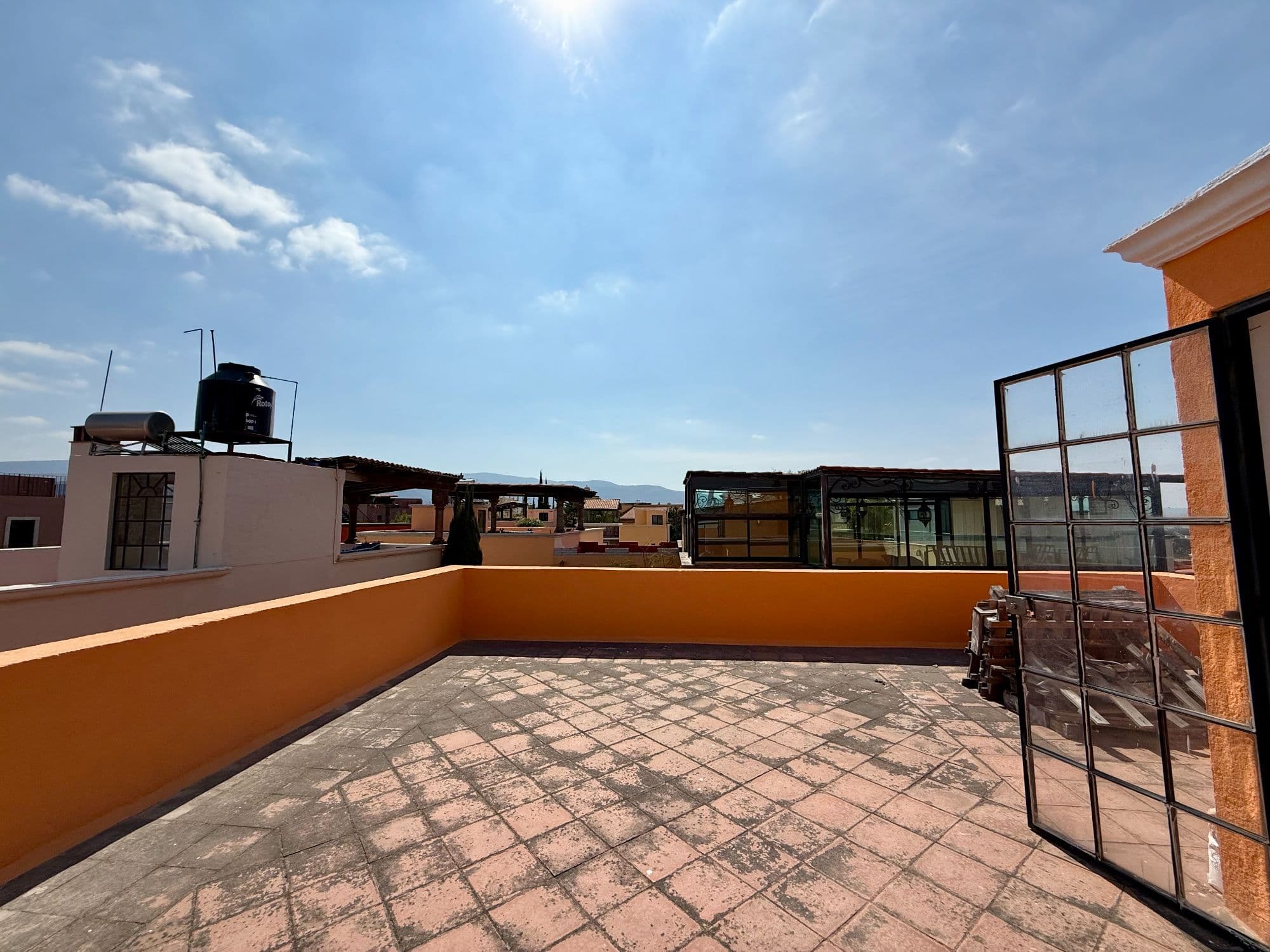 VENTA CASA 11 ANTIGUO CAMINO A LA LEJONA โ La Lejona, San Miguel de Allende โ photo 12 โ expansive rooftop terrace, mountain vistas