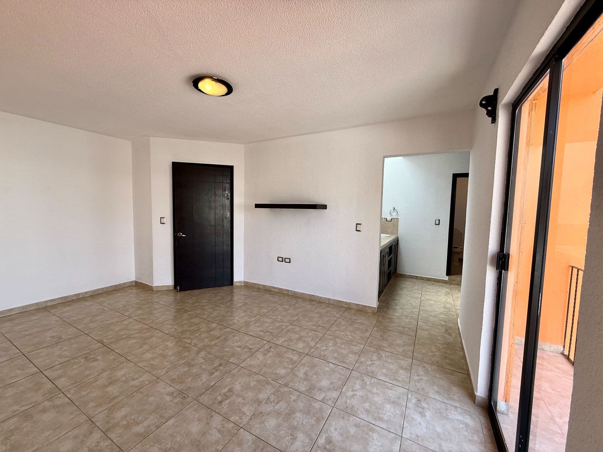 VENTA CASA 11 ANTIGUO CAMINO A LA LEJONA โ La Lejona, San Miguel de Allende โ photo 9 โ bright, open living space awaits