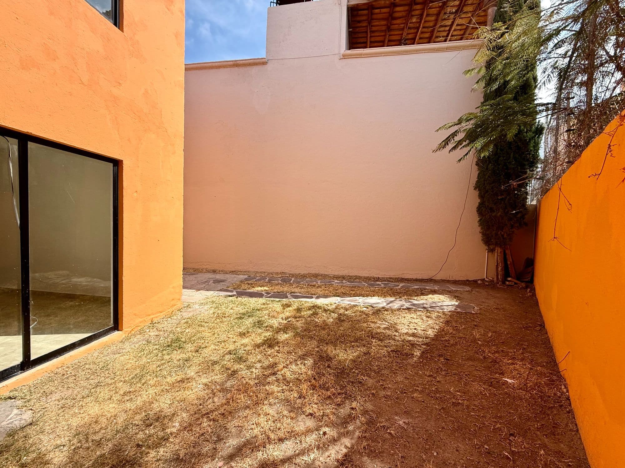 VENTA CASA 11 ANTIGUO CAMINO A LA LEJONA โ La Lejona, San Miguel de Allende โ photo 4 โ sun-drenched private courtyard oasis