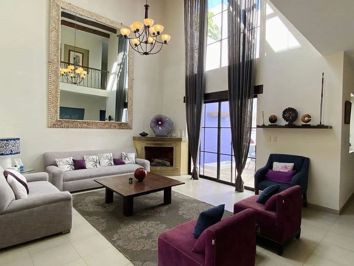 Casa Magenta — El Paraiso, San Miguel de Allende — photo 12 — soaring ceilings, radiant natural light, architectural elegance