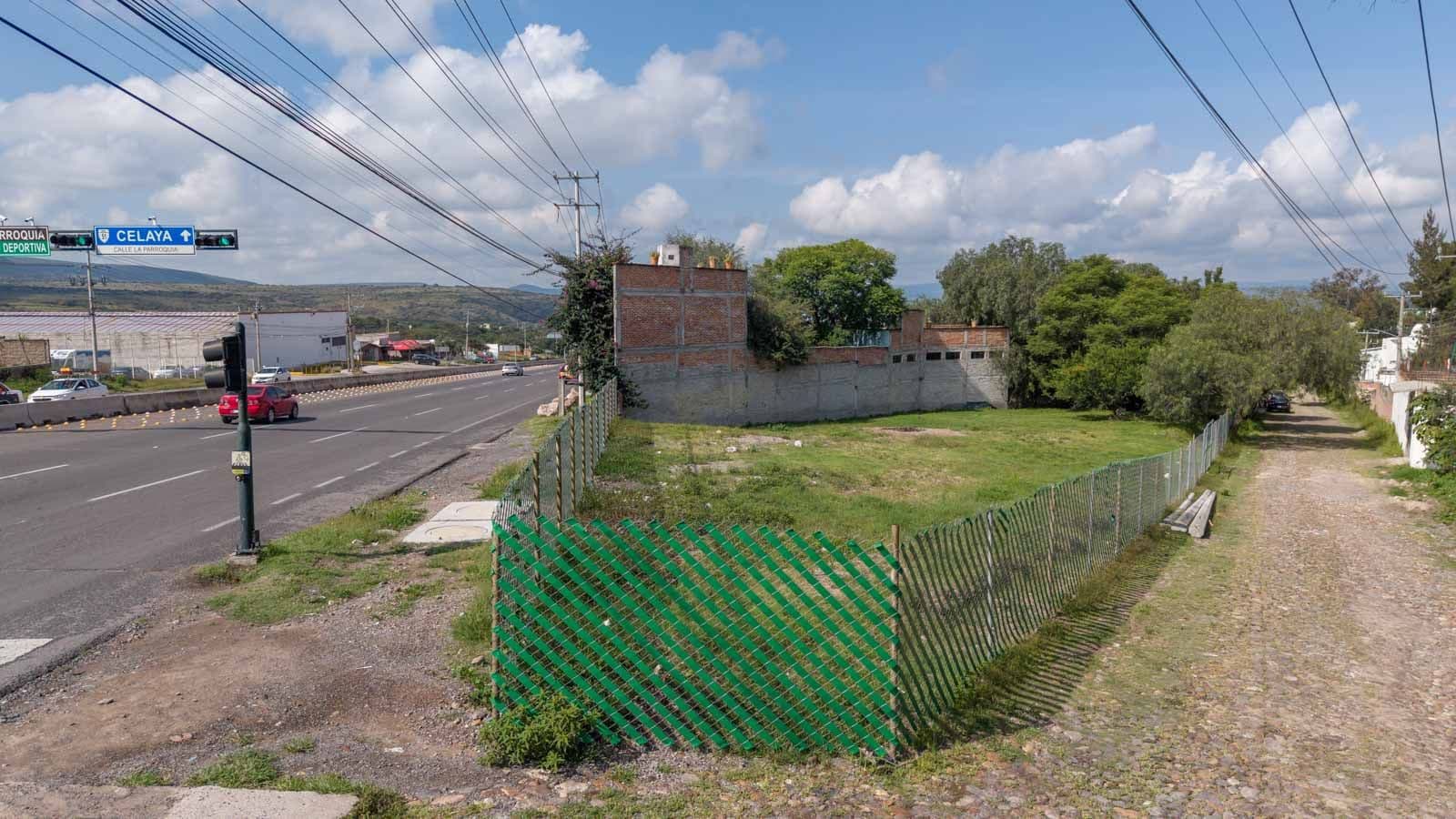 Corner Lot Opportunity — Poblado de Don Diego, San Miguel de Allende — photo 8 — expansive potential with panoramic valley views