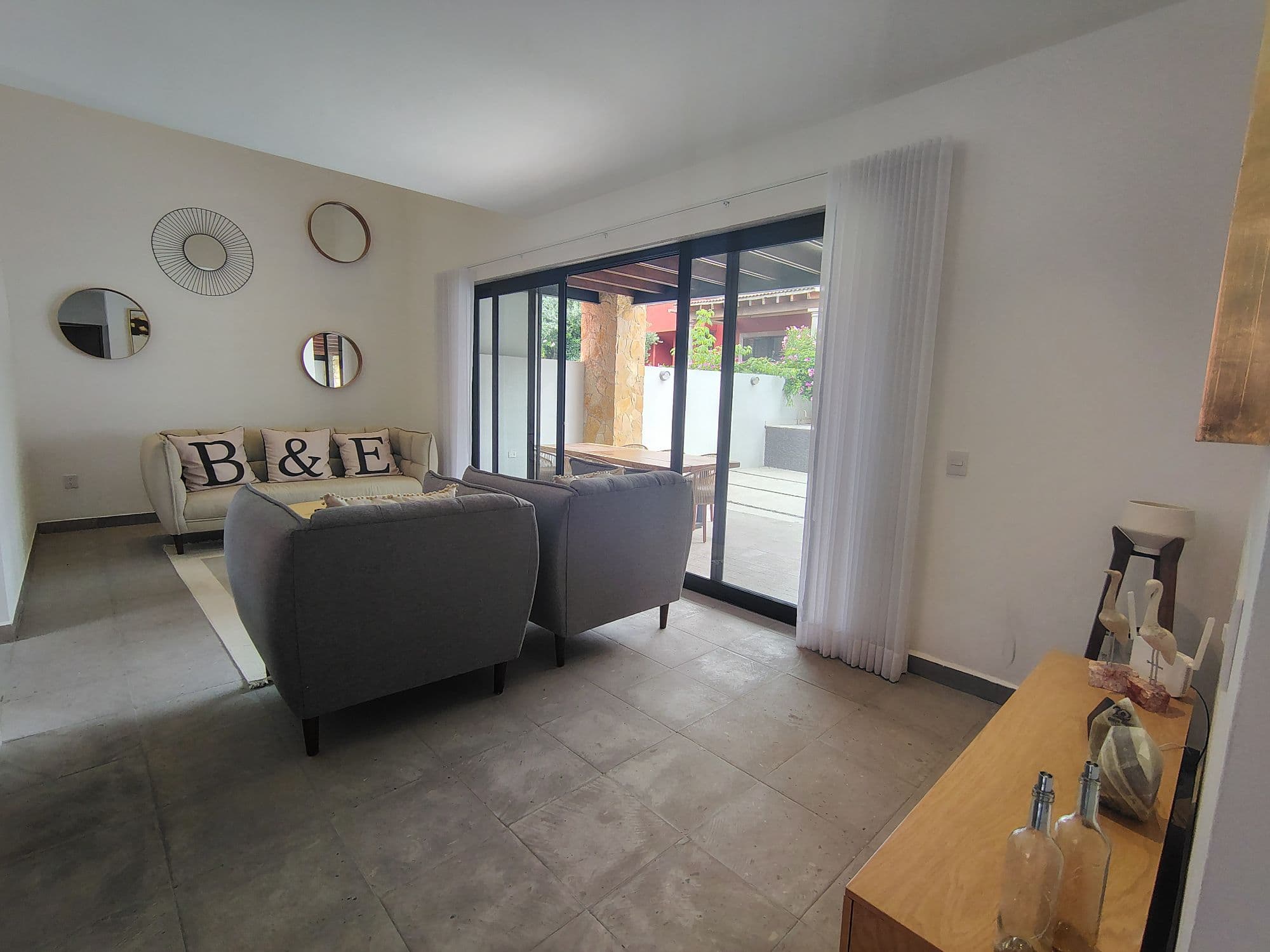 NUBE A 101 SAN FRANCISCO — San Miguel de Allende Centro, San Miguel de Allende — photo 3 — luminous living space, courtyard views