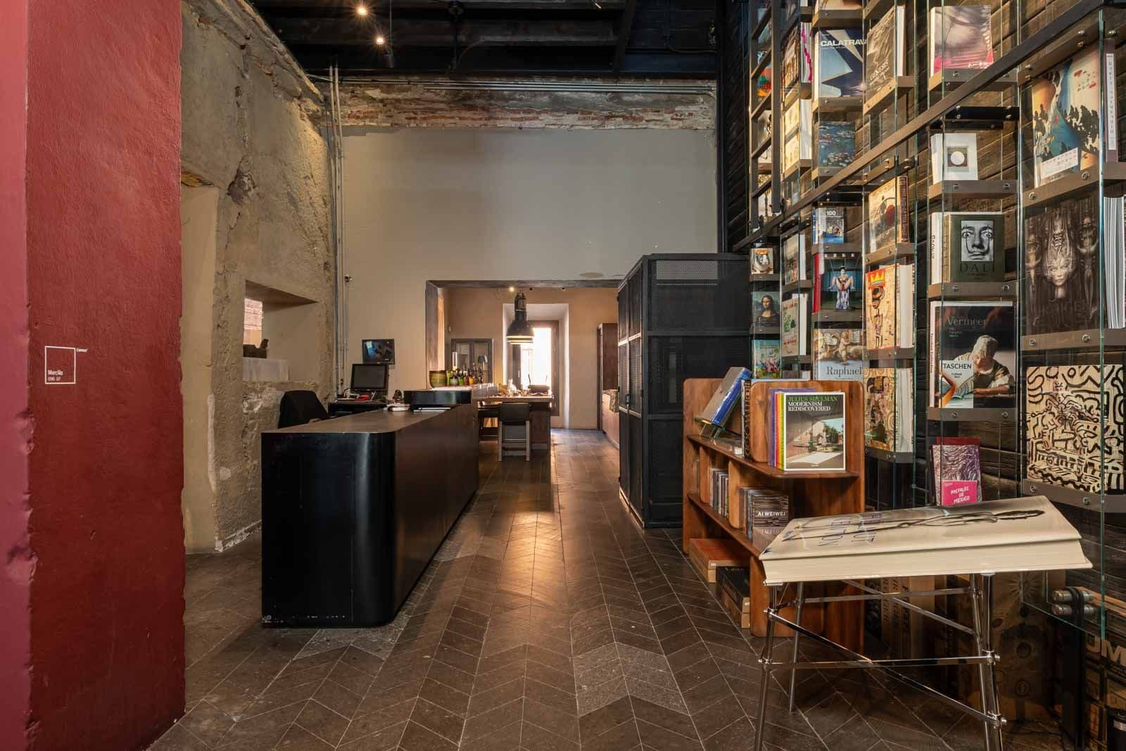 Casa Umbral — Centro, San Miguel de Allende — photo 10 — sophisticated gallery-inspired commercial space