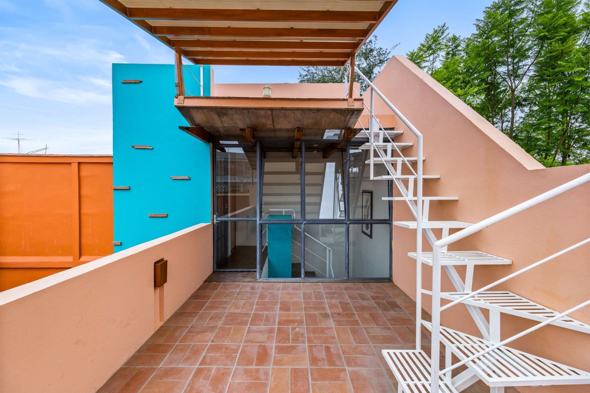 Casa la Luz — San Antonio, San Miguel de Allende — photo 9 — contemporary rooftop terrace, vibrant architectural design