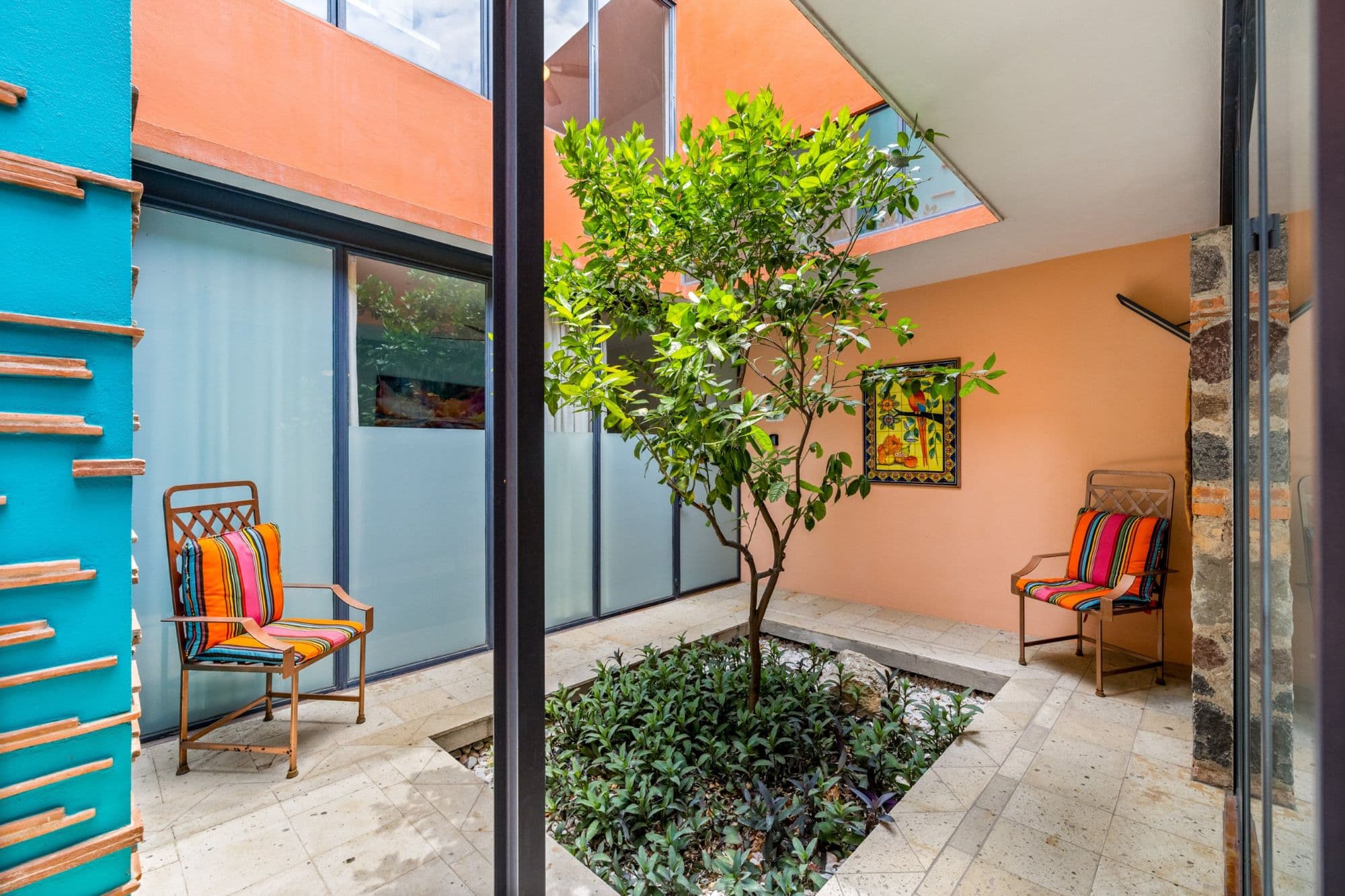 Casa la Luz — San Antonio, San Miguel de Allende — photo 24 — vibrant courtyard oasis, serene tropical escape