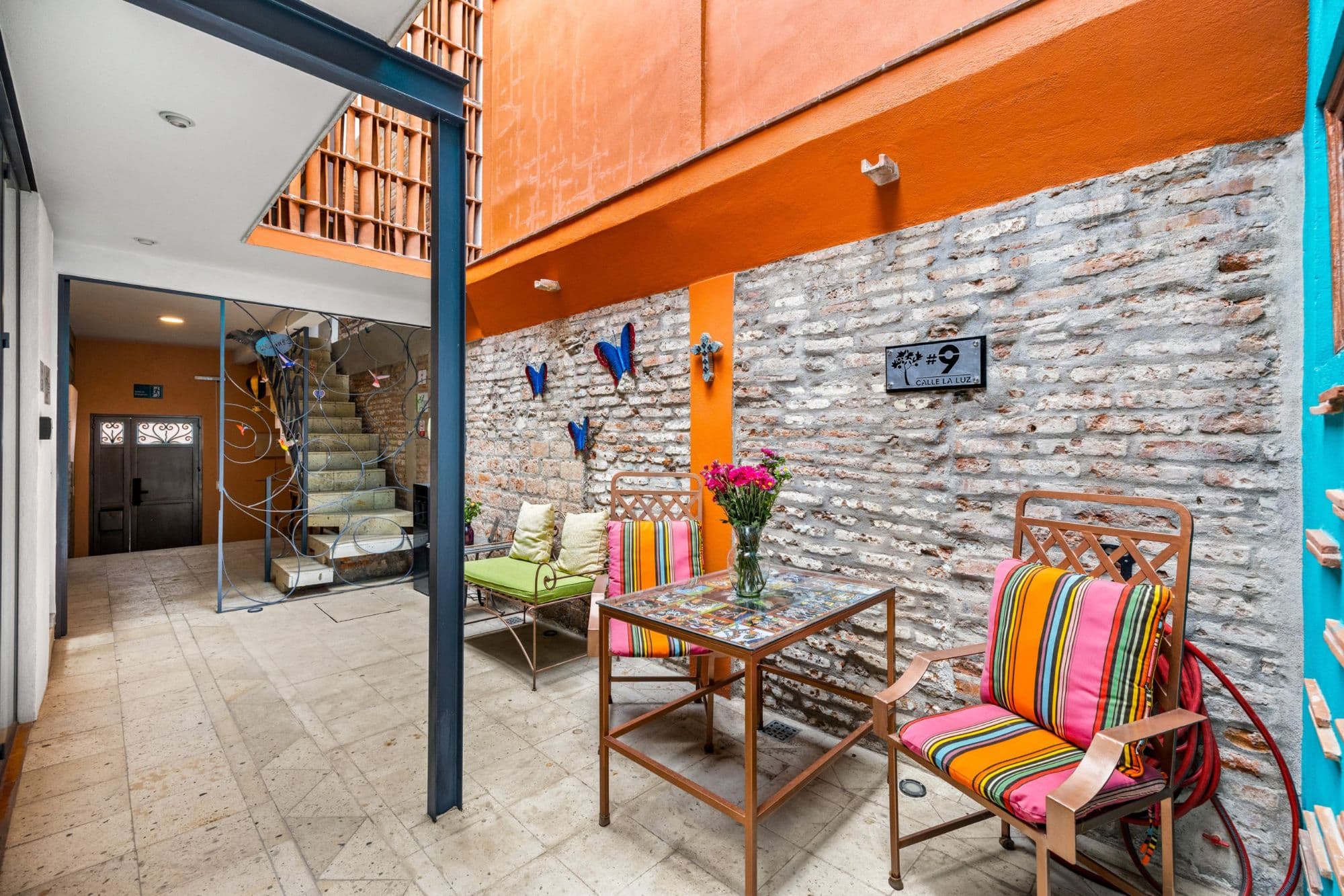 Casa la Luz — San Antonio, San Miguel de Allende — photo 13 — vibrant courtyard, rustic charm, colorful character