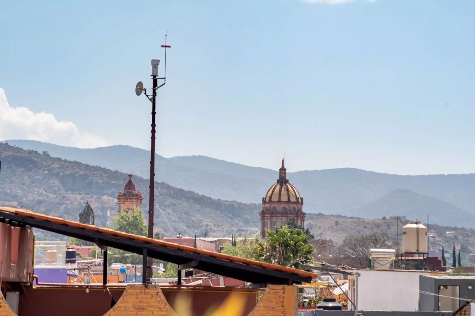 CASA OLIVO — Guadalupe, San Miguel de Allende — photo 18 — panoramic colonial rooftop vistas, stunning
