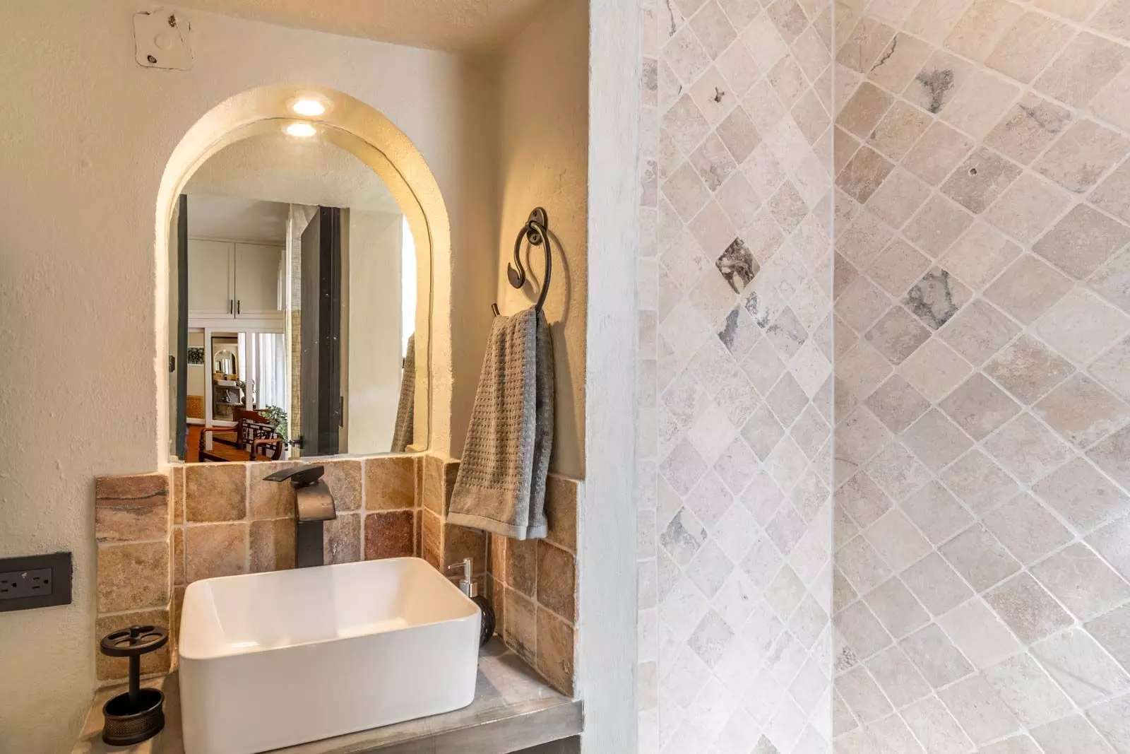 CASA OLIVO — Guadalupe, San Miguel de Allende — photo 11 — spa-inspired ensuite with elegant finishes