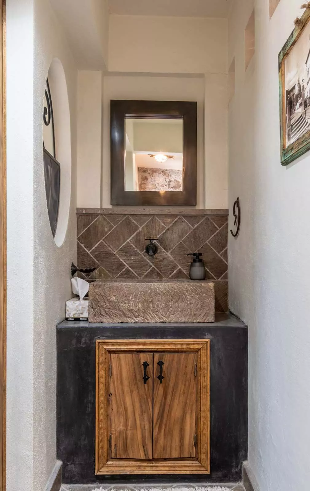 CASA OLIVO — Guadalupe, San Miguel de Allende — photo 8 — artisan stone vessel, rustic charm