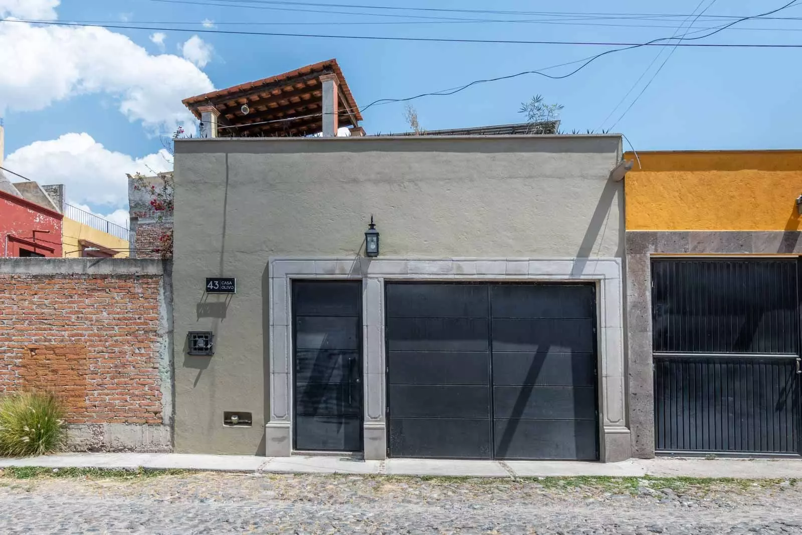 CASA OLIVO — Guadalupe, San Miguel de Allende — photo 23 — contemporary minimalist residence, abundant natural light