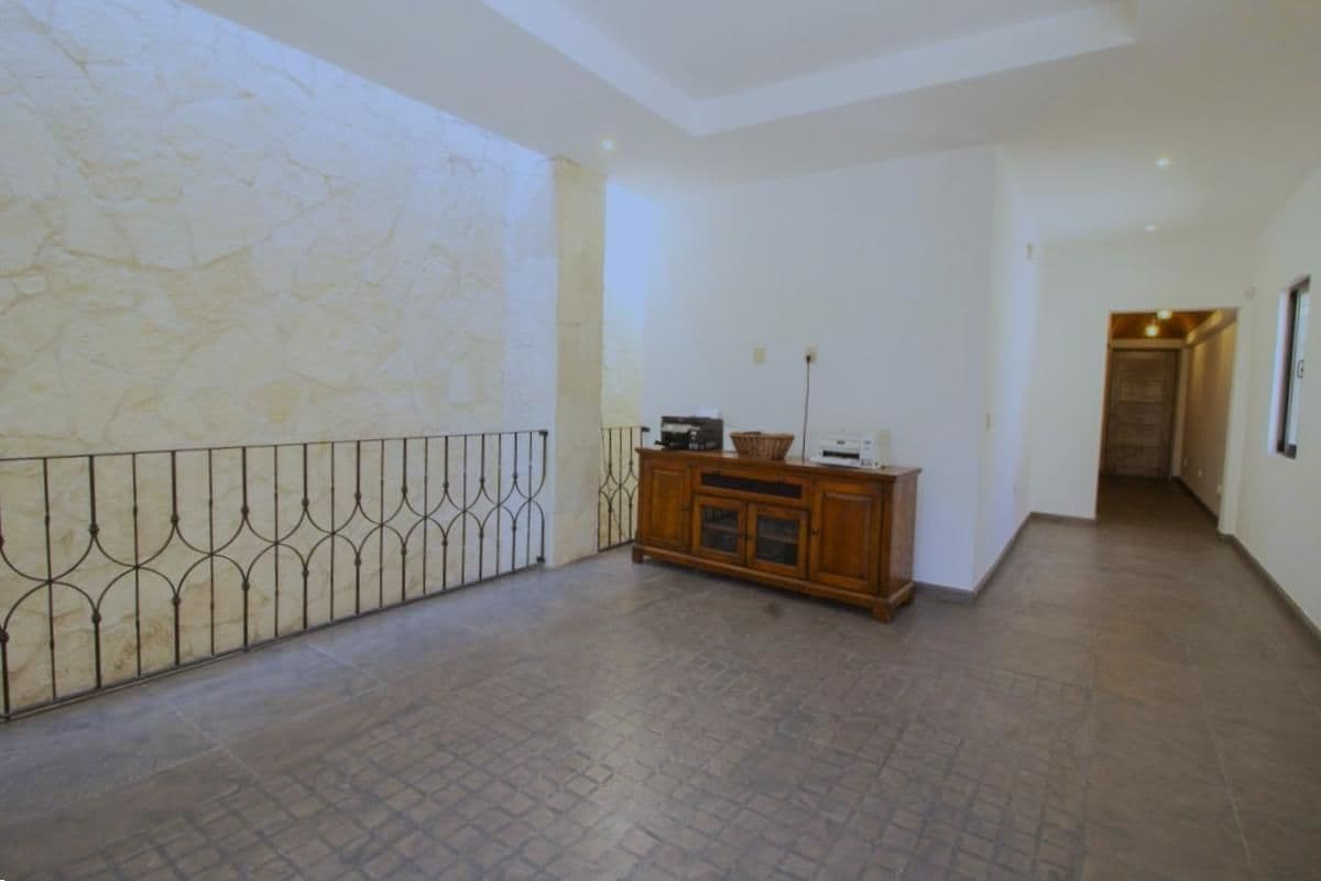 1959 Orizaba 112 — San Antonio, San Miguel de Allende — photo 19 — elegant loft with soaring ceilings