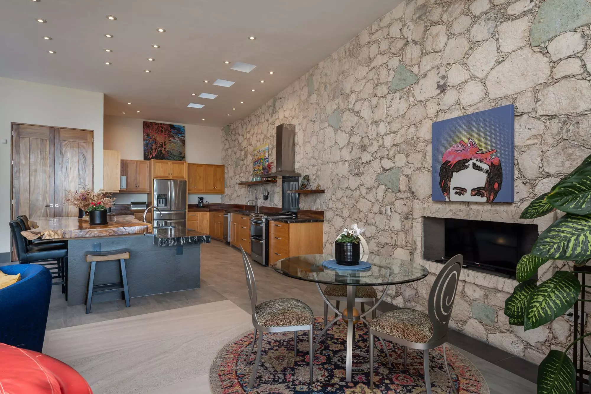 Casa Bella Vista — Balcones, San Miguel de Allende — photo 21 — contemporary open-concept living, artfully curated