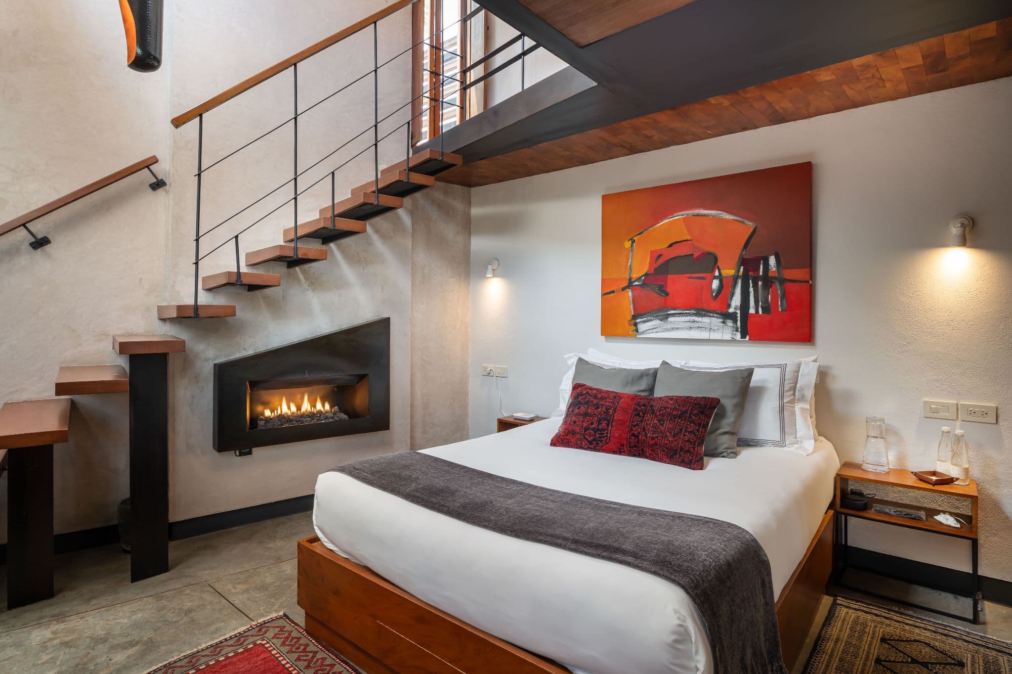 The Lofts — Centro, San Miguel de Allende — photo 17 — contemporary loft with soaring architectural details