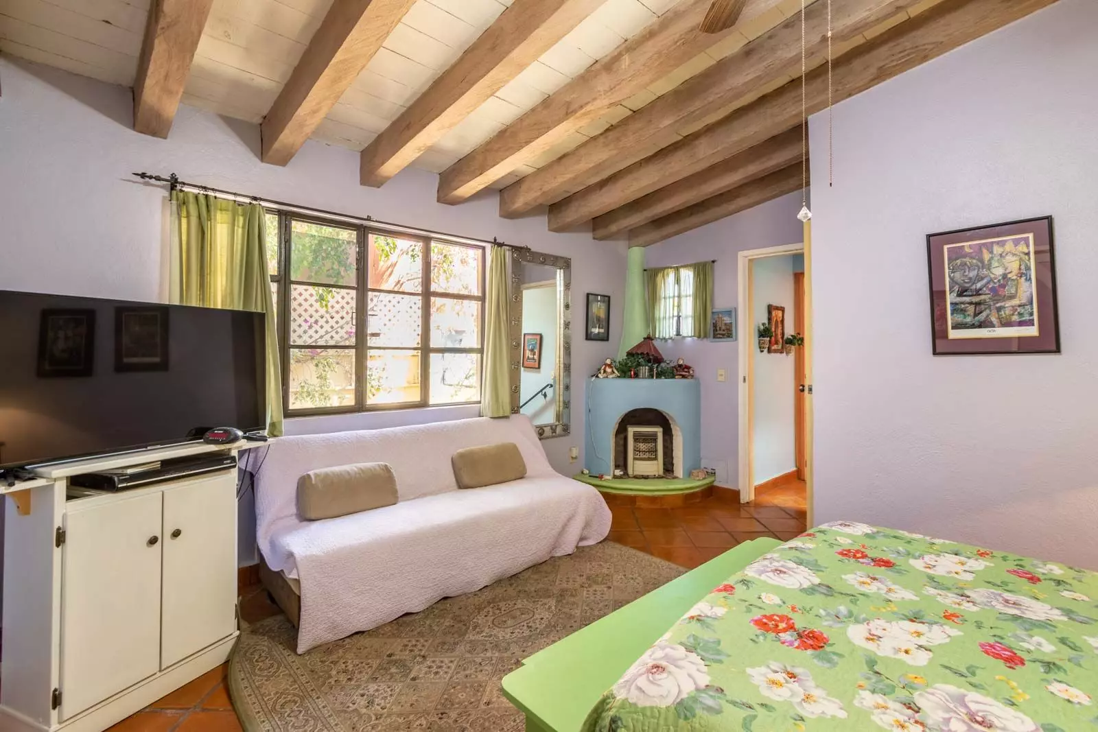 Rosal 26B — San Antonio, San Miguel de Allende — photo 12 — charming studio with exposed beams