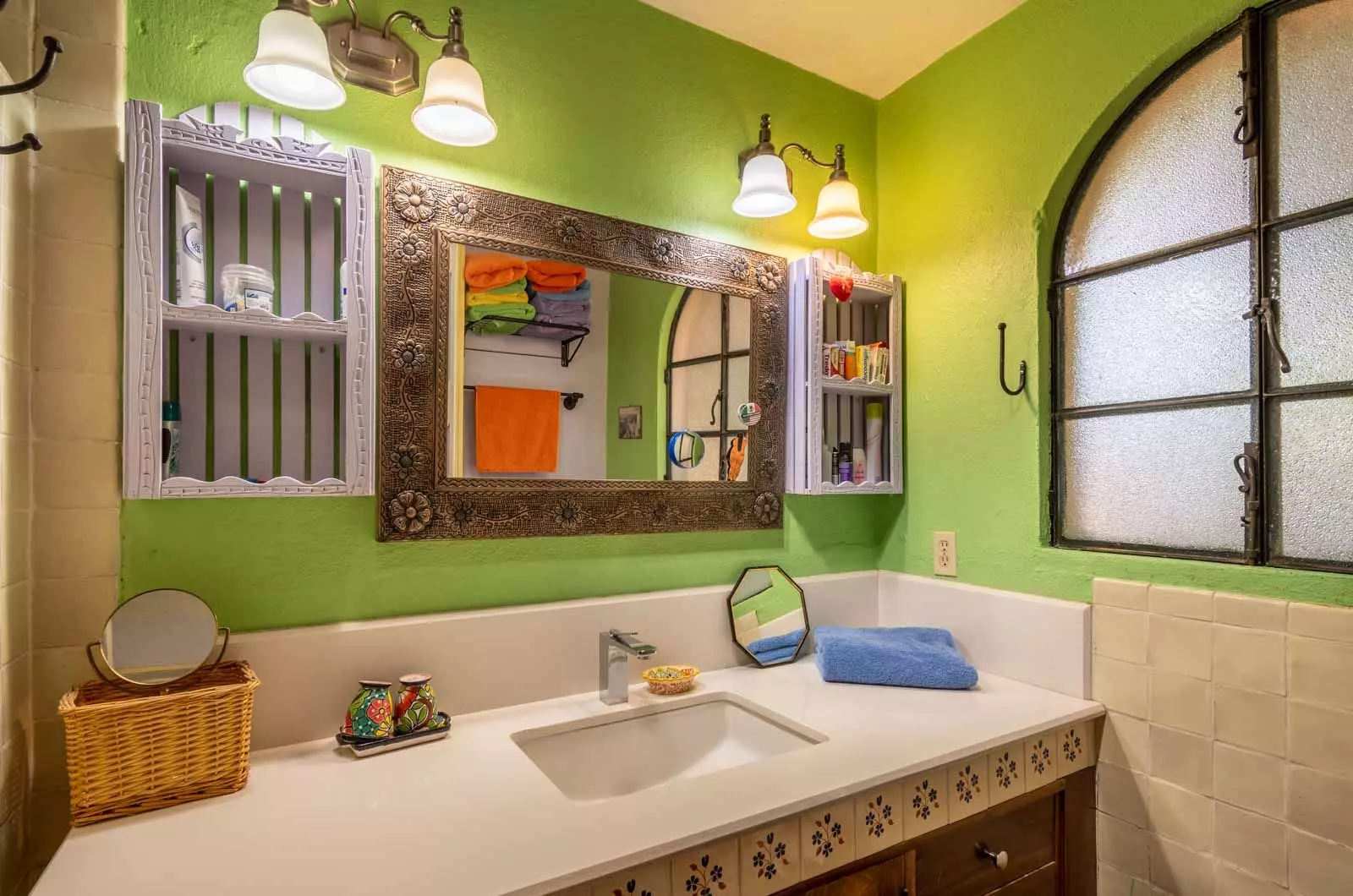 Rosal 26B — San Antonio, San Miguel de Allende — photo 13 — vibrant, artisanal bathroom with charming character