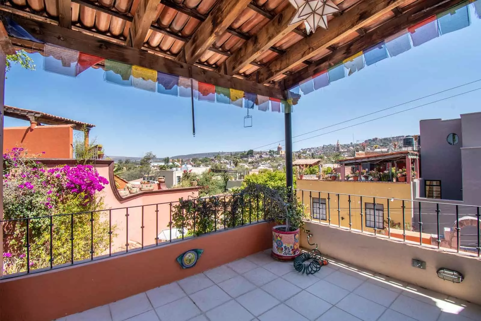 Rosal 26B — San Antonio, San Miguel de Allende — photo 17 — enchanting rooftop terrace, panoramic valley views
