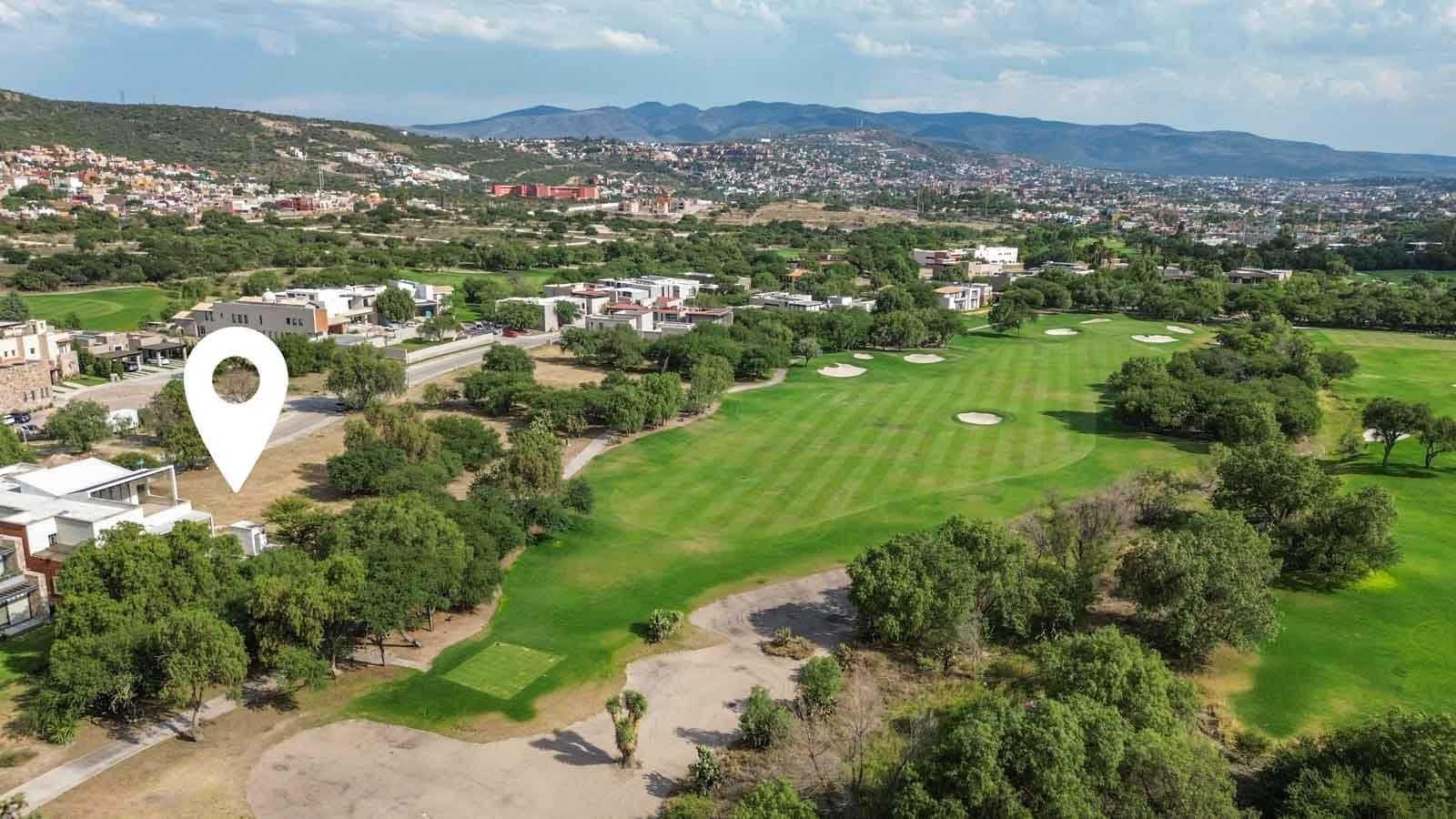 Lot Marialba 68 — Club de Golf Ventanas, San Miguel de Allende — photo 5 — sprawling golf course views, verdant landscape