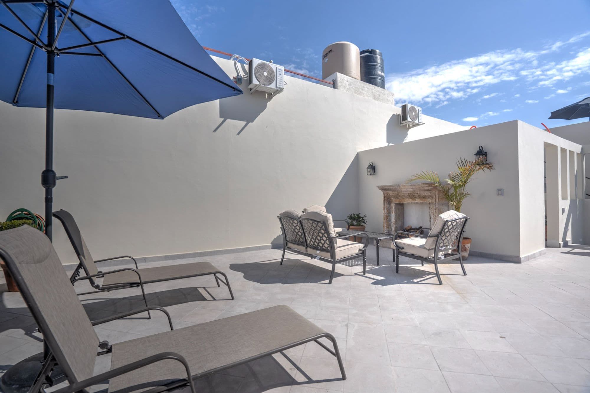 Casa Refugio Sur # 20A — San Antonio, San Miguel de Allende — photo 15 — sophisticated rooftop terrace, boundless sky views