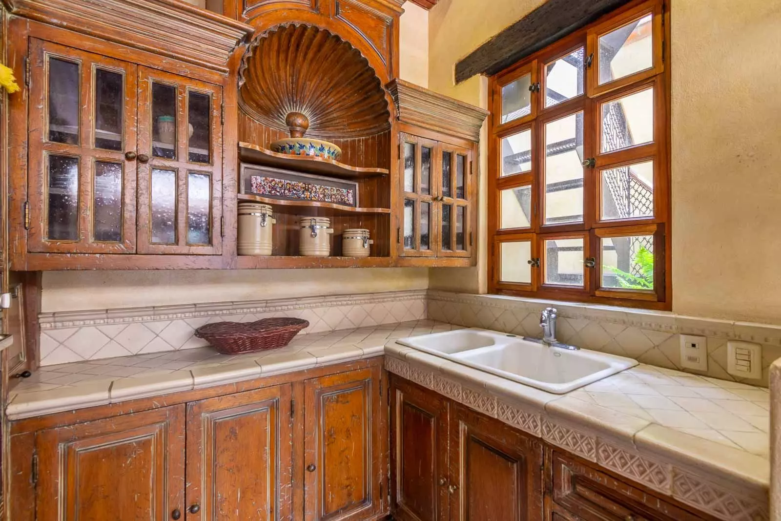 Casa la Perla — Ojo de Agua, San Miguel de Allende — photo 17 — charming traditional kitchen with rustic elegance