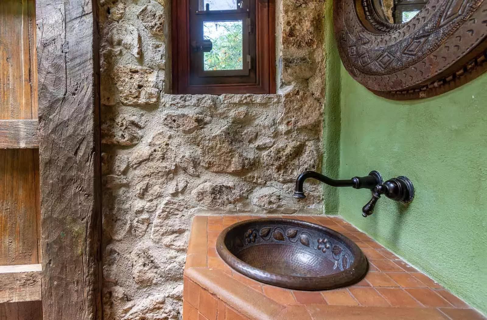 Casa la Perla — Ojo de Agua, San Miguel de Allende — photo 24 — charming rustic bathroom with authentic character