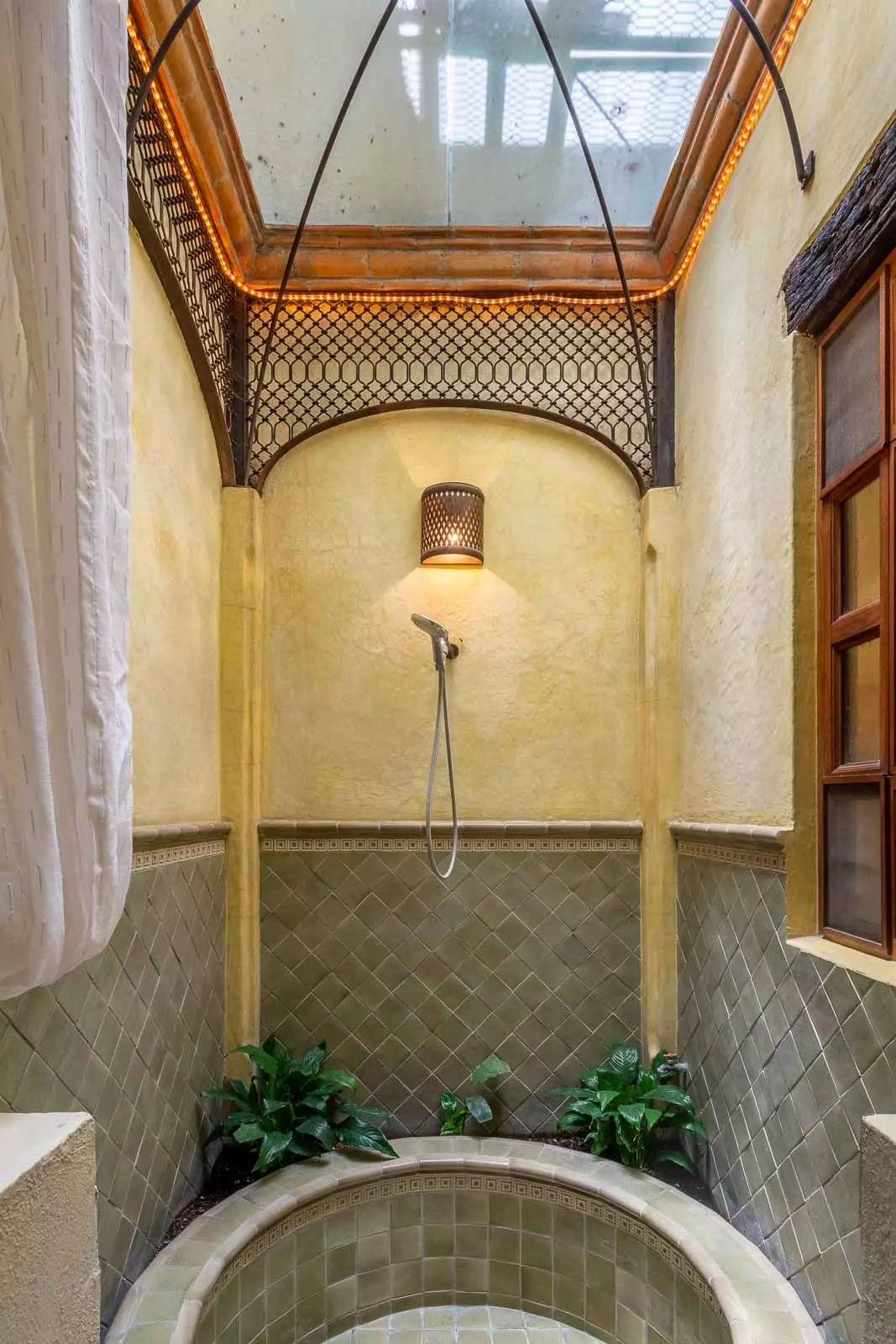 Casa la Perla — Ojo de Agua, San Miguel de Allende — photo 12 — authentic spa-like bathing sanctuary