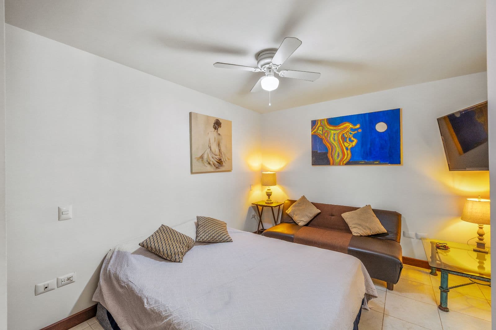 Casa Gorrion — Las Brisas, San Miguel de Allende — photo 14 — luminous bedroom with curated art collection