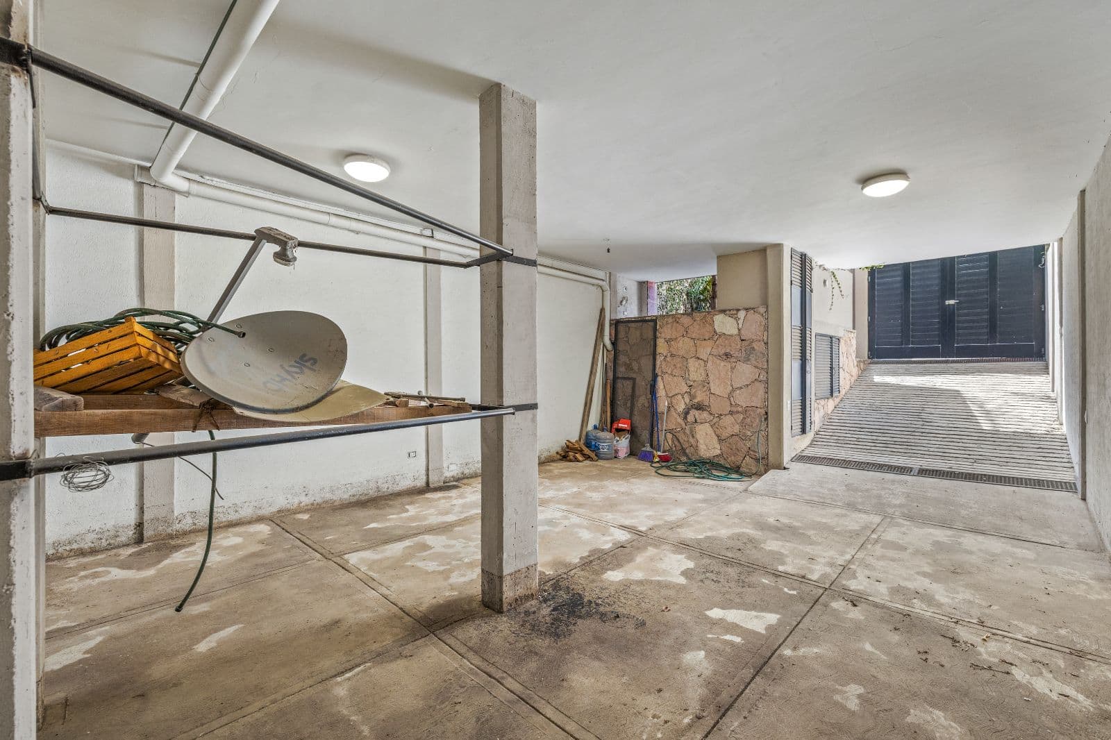 Casa Gorrion — Las Brisas, San Miguel de Allende — photo 18 — spacious covered courtyard, abundant natural light