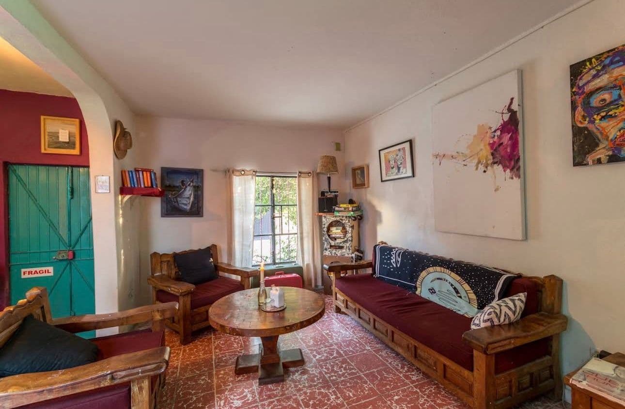 PROPIEDAD PARA REMODELAR CON GRAN POTENCIAL EN SAN ANTONIO — San Antonio, San Miguel de Allende — photo 2 — charming colonial living with authentic character