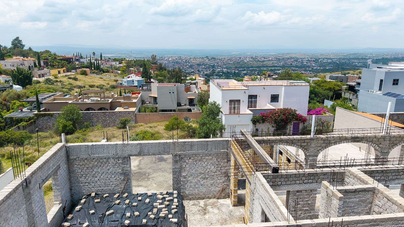 Casa Visión — Rinconada de Los Balcones, San Miguel de Allende — photo 5 — panoramic valley vistas, elevated hilltop setting