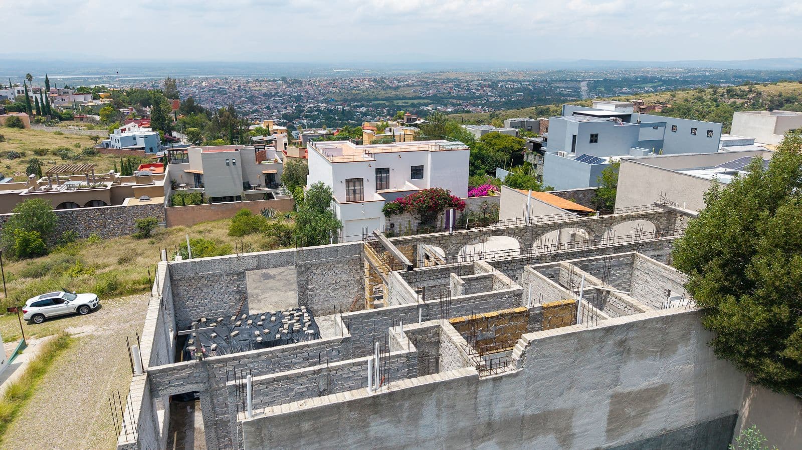 Casa Visión — Rinconada de Los Balcones, San Miguel de Allende — photo 19 — panoramic valley views, contemporary construction