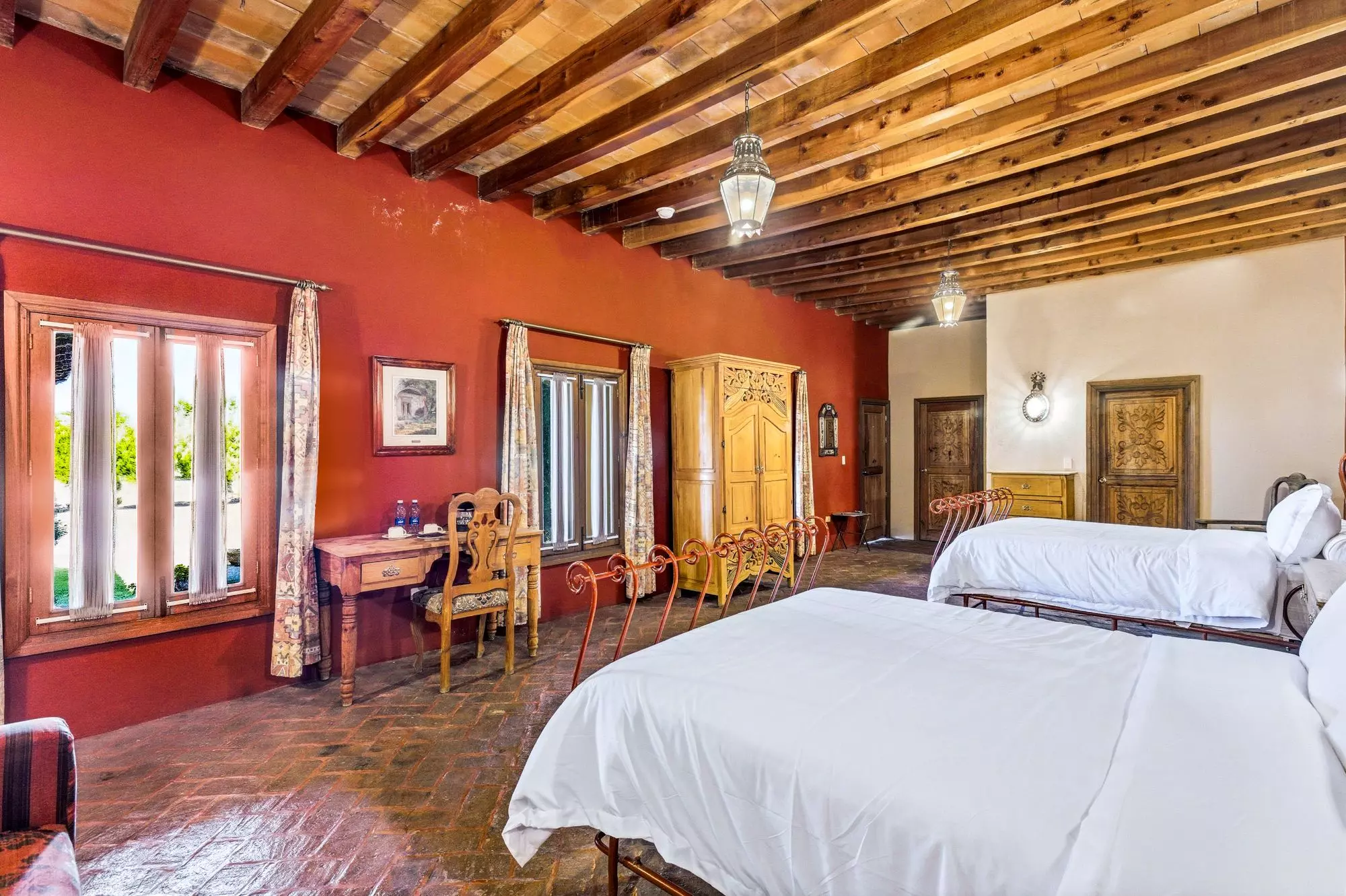 Hotel Mirador del Frayle — La Palmita, San Miguel de Allende — photo 16 — rustic elegance meets colonial charm