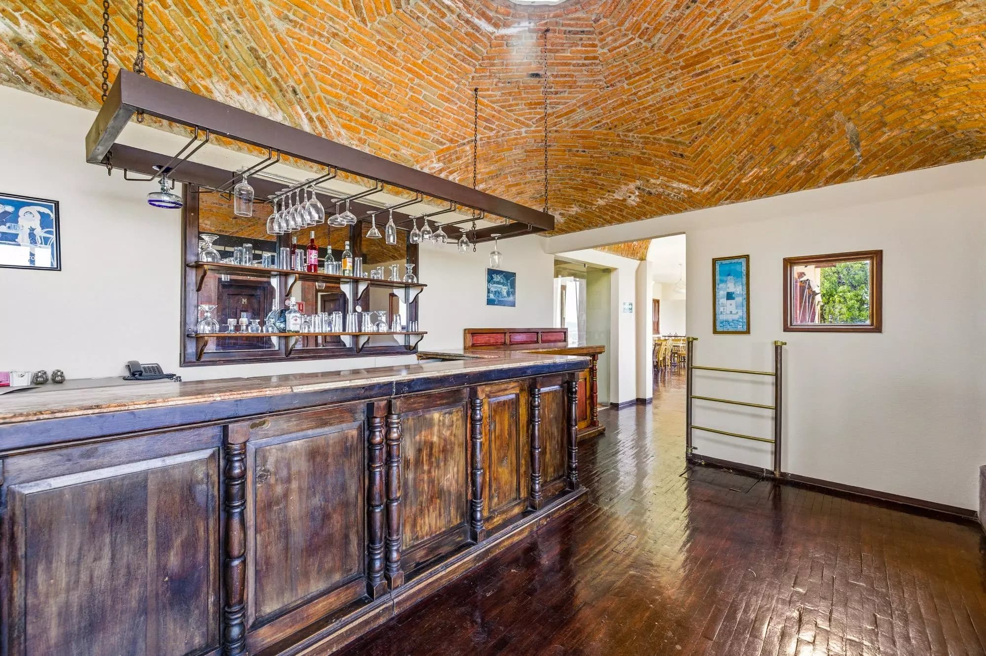 Hotel Mirador del Frayle — La Palmita, San Miguel de Allende — photo 8 — rustic elegance meets sophisticated bar space