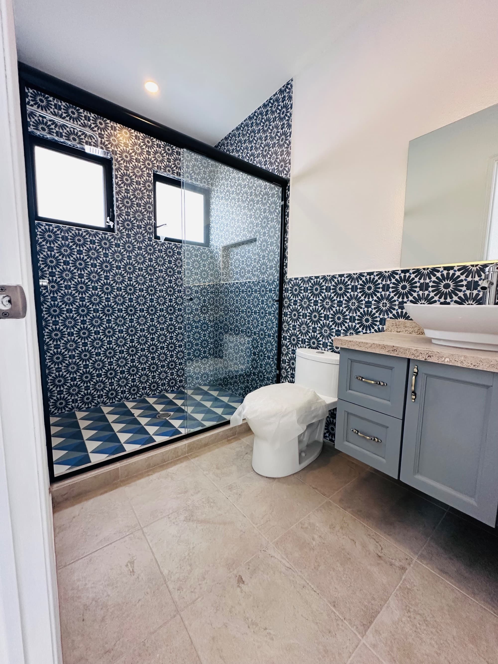 CASA VILLANUEVA — San Rafael, San Miguel de Allende — photo 2 — sophisticated spa-inspired master bath