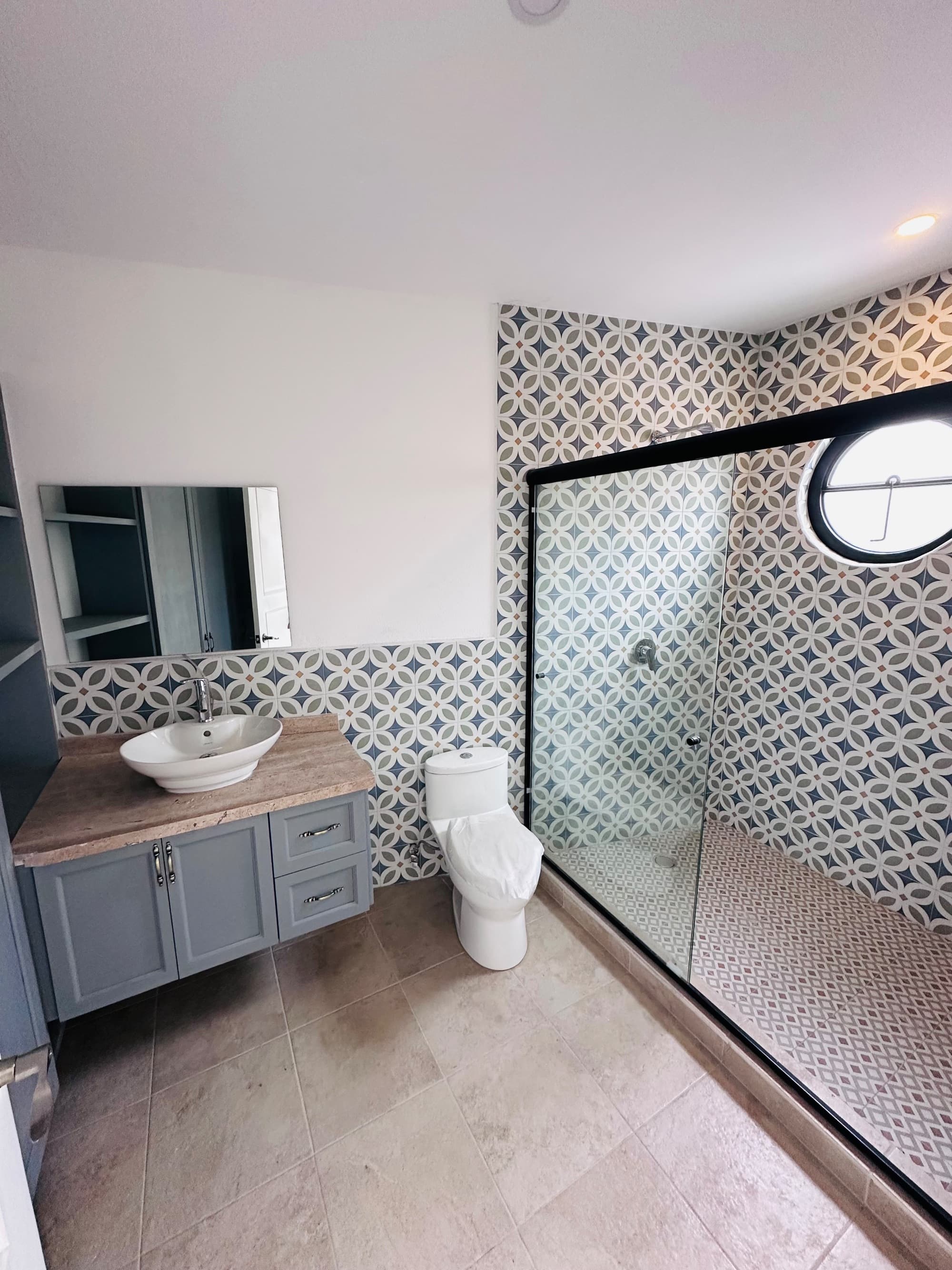 CASA VILLANUEVA — San Rafael, San Miguel de Allende — photo 3 — contemporary spa-inspired ensuite masterpiece