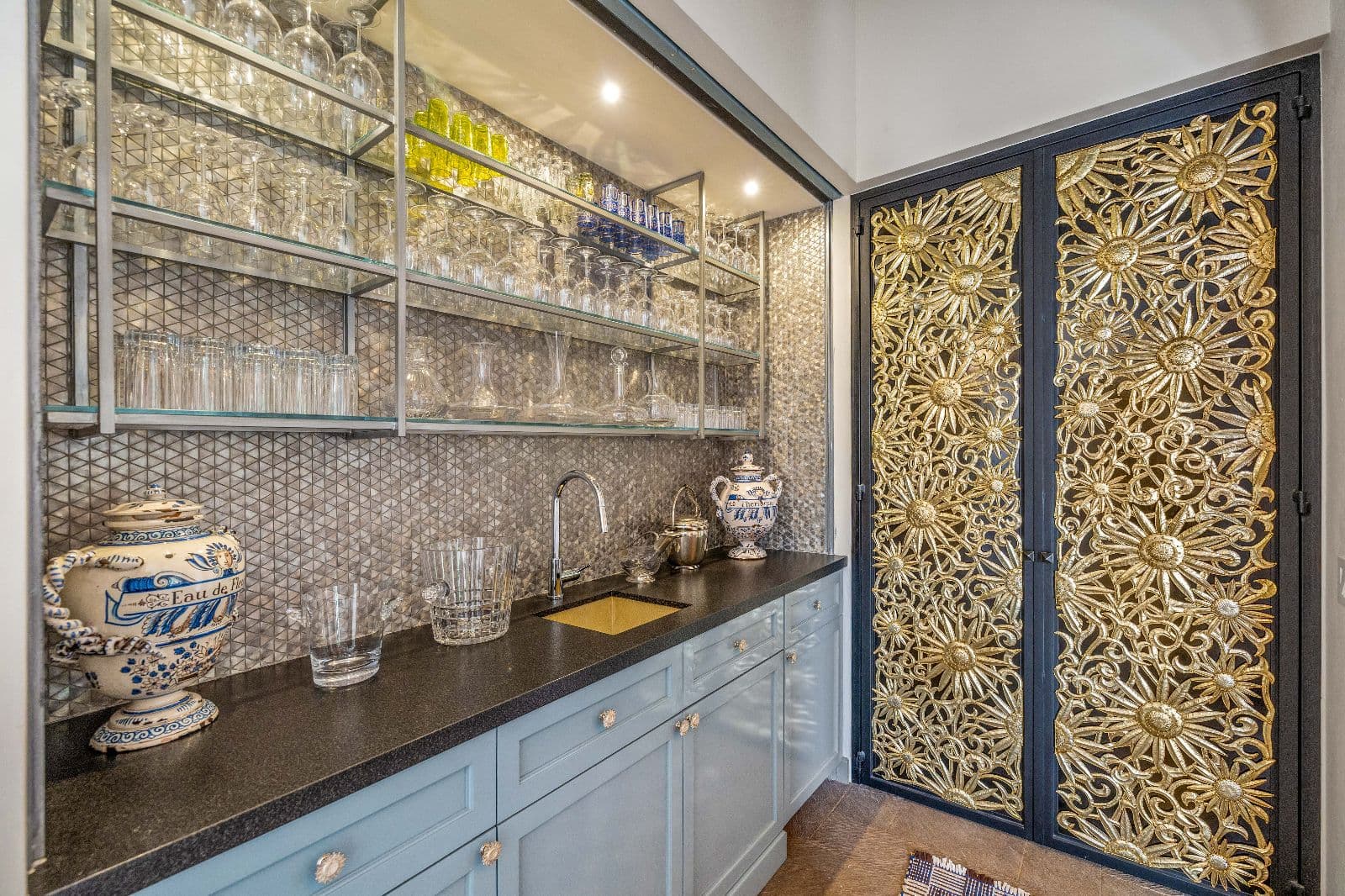 Privada Baeza — Centro, San Miguel de Allende — photo 4 — elegant bar with ornate sunflower doors