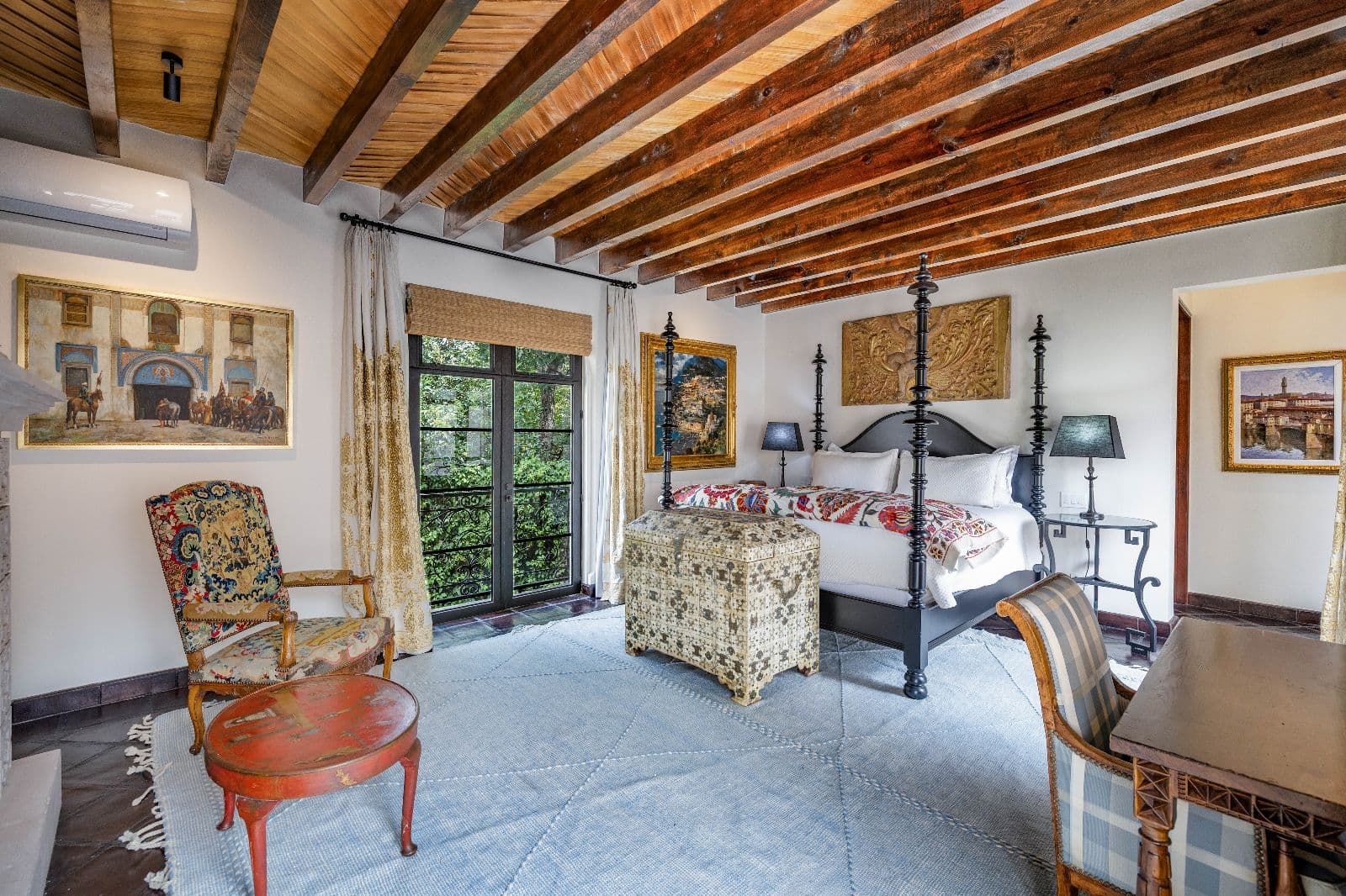 Privada Baeza — Centro, San Miguel de Allende — photo 19 — rustic beams, artistic elegance, verdant views